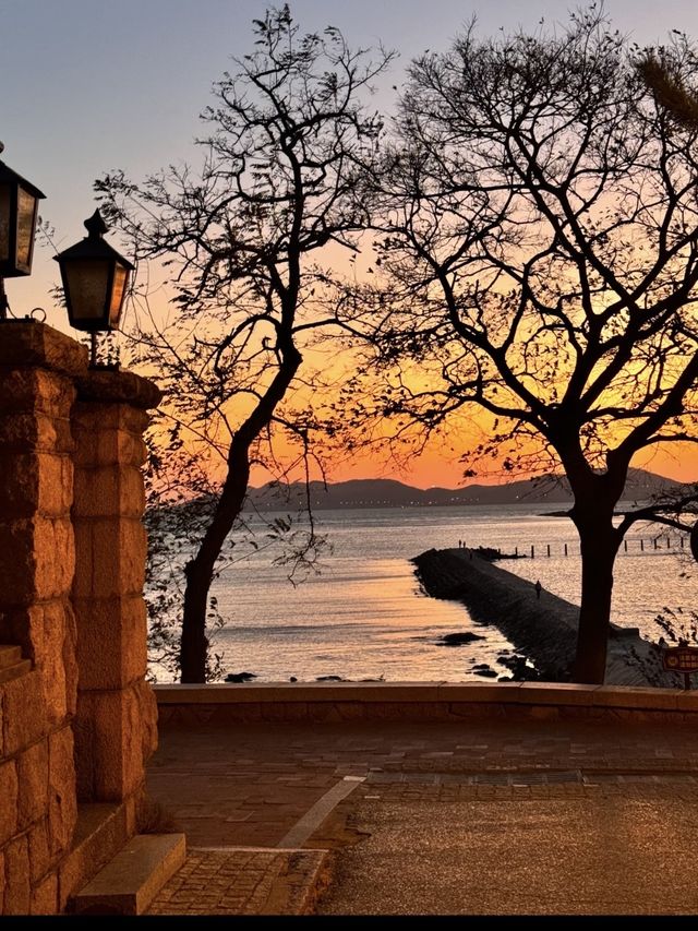 在青島邂逅電影感十足的藍調浪漫