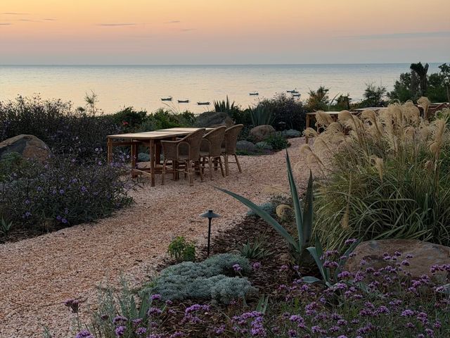 日落海邊泳池浪漫指南