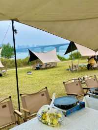 在長沙超舒服的免費江邊露營大草坪