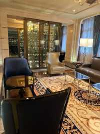 全球只有六家的索菲特傳奇酒店,中國唯一一家索菲特傳奇酒店。位置很好找,西安地鐵1號線五路口站F西南口