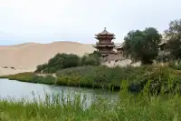 飛沙不落的月牙泉