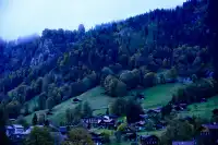 瑞士必衝！勞特布倫嫩的瀑布和火車太會撩了