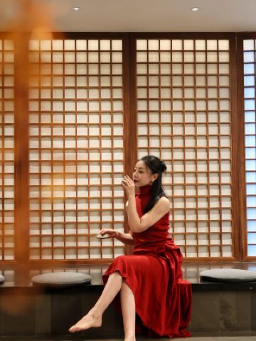 ชั้น 27 ฉงชิ่ง | ค้นพบโรงแรมที่ได้รับแรงบันดาลใจจากปรัชญาเซน ที่คุณสามารถนอนพักผ่อนและชมการบรรจบกันของแม่น้ำสองสายได้