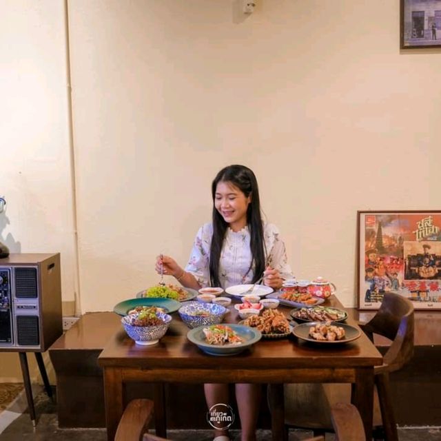 ล้งข้าว Lhong Khao 廊 饭  