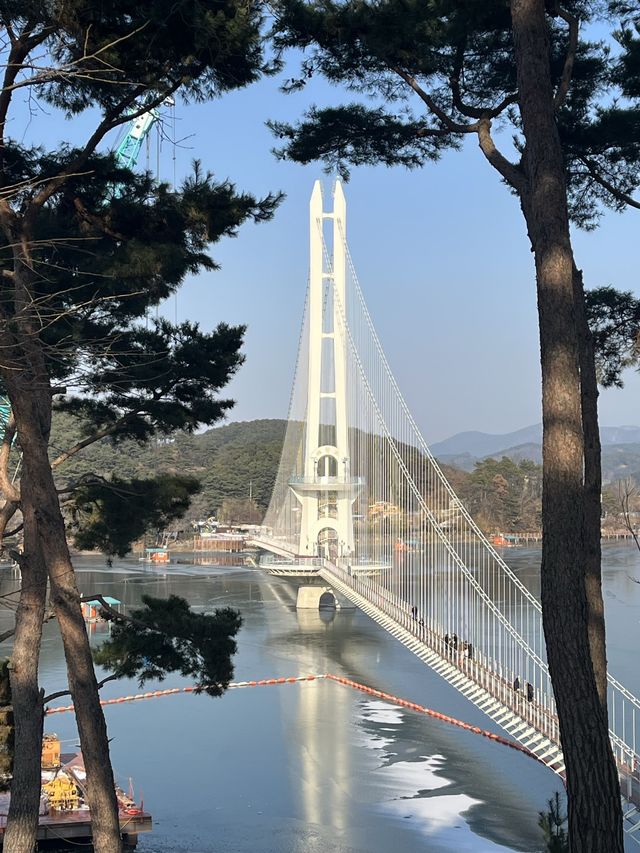 충청도 가볼만한 곳 더운날에도 끄떡없는 에어컨이 설치되어있는  ’예당호 모노레일‘