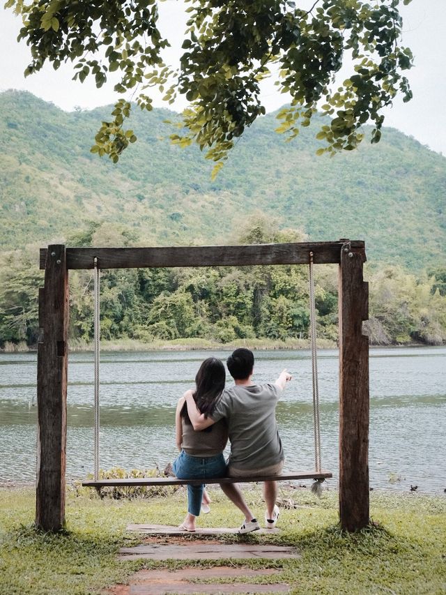 Lakeview cafe คาเฟ่ติดกับทะเลสาบและภูเข