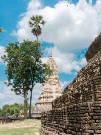 เที่ยวสุโขทัยวัดสวยเก่าแก่ที่วัดพระศรีรัตนมหาธาตุ 