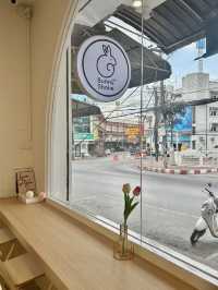 '𝐁𝐔𝐍𝐍𝐘 𝐒𝐇𝐀𝐊𝐄' ร้านขนมเปิดใหม่ ในเมืองจัน