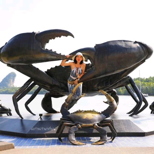 อนุสาวรีย์ปูดำ หรือลานปูดำ จังหวัดกระบี่