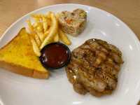 POOM POOM STEAK ตลาดห้วยขวาง