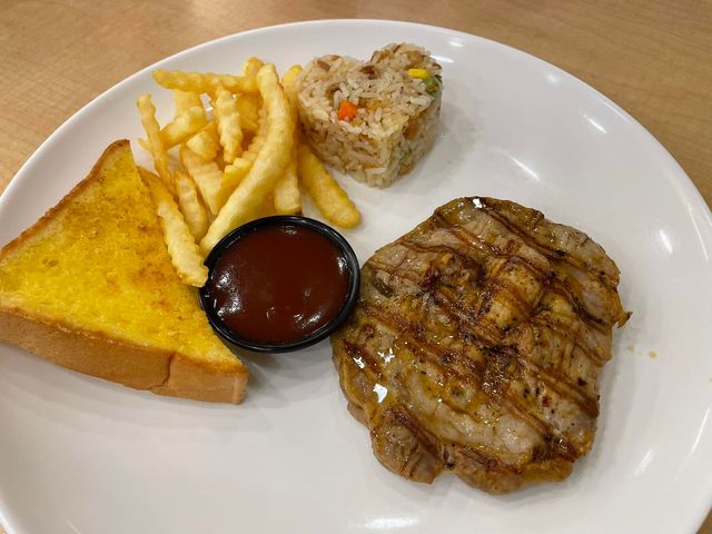 POOM POOM STEAK ตลาดห้วยขวาง