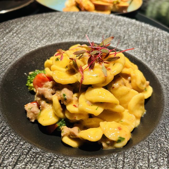 係圖書館食飯，你又試過未🤫高質酒吧餐廳