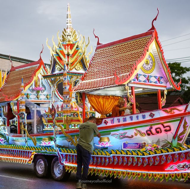 ประเพณีชักพระ แห่เรือพนมพระ