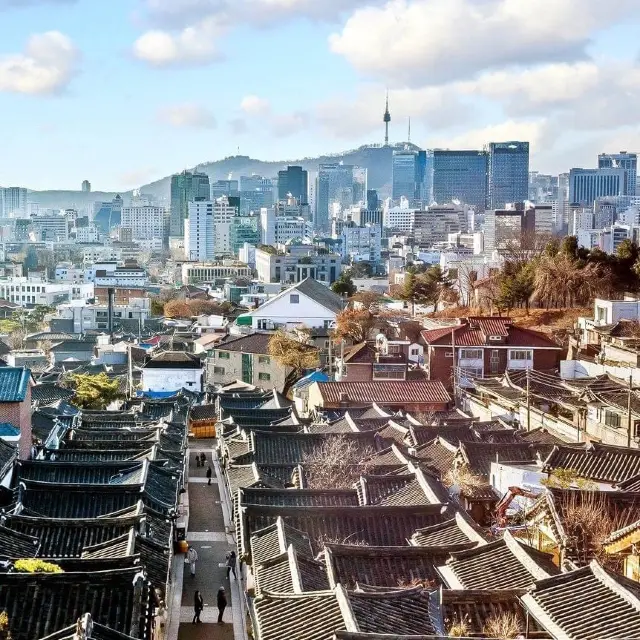 Beauty Of Bukchon Hanok Village in Seoul 