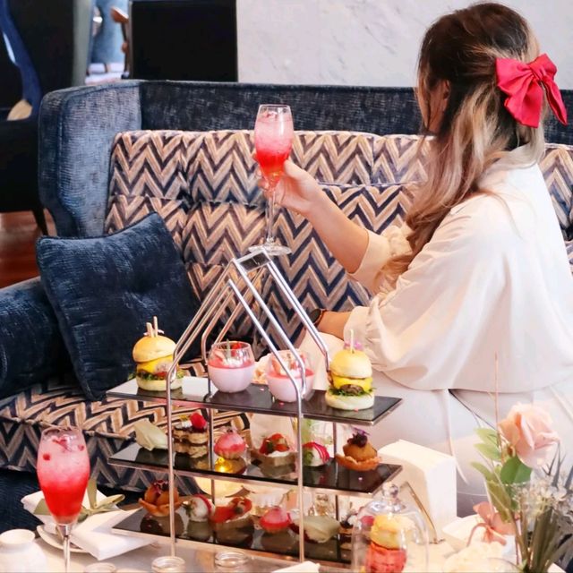 แนะนำ Afternoon Tea สีชมพูหวาน ในเทศกาลแห่งความรัก