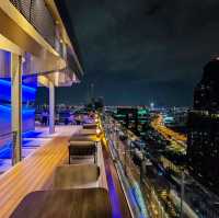 ที่พักกรุงเทพ ทำเลดี rooftop สวย