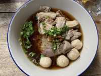 ก๋วยเตี๋ยวเนื้อศรีจันทร์