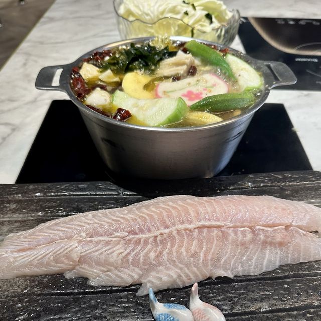 三重市仁愛街（哈帕時尚火鍋）酸菜魚.非吃不可