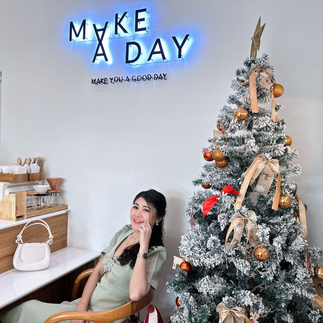 มาฉลองคริสต์มาสกันที่ Make a day 🎄☕️🍰🎁