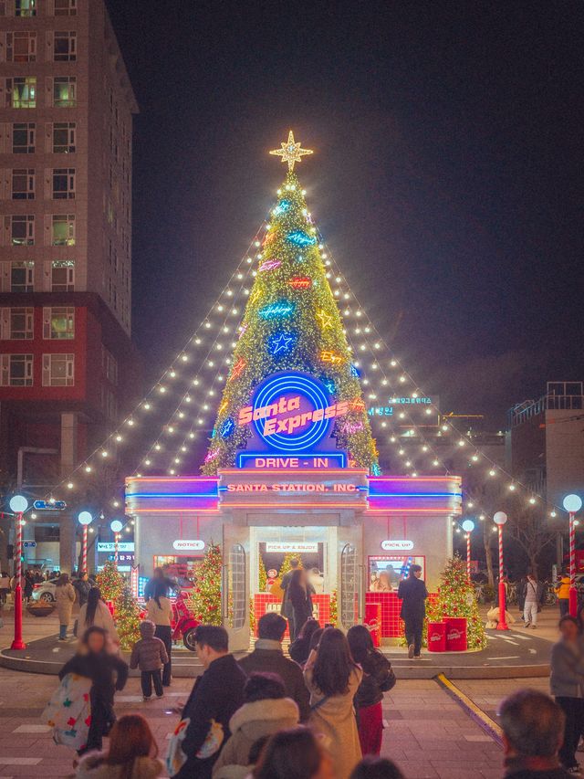 네온사인 가득한 크리스마스 인생샷 성지는 바로 여기“영등포 타임스퀘어”  