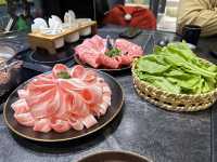 東豐東鍋物：高質感的個人鍋，濃郁的雞湯讓人回味無窮