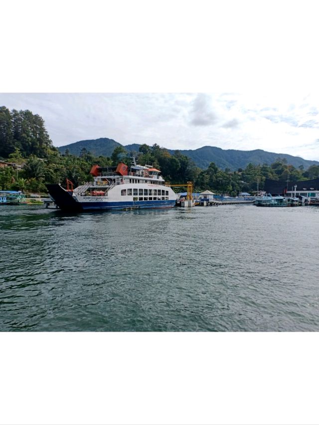🇮🇩 Lake Toba: Parapat to Samosir by ferry