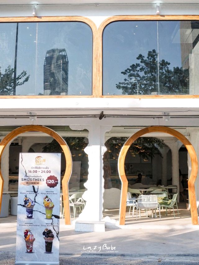 คาเฟ่เปิดใหม่ แสงสวยเวอร์ ย่านบรรทัดทอง