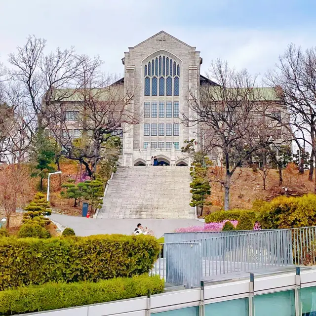 【韓國】梨大女子大學：宏偉神聖，必去打卡點！