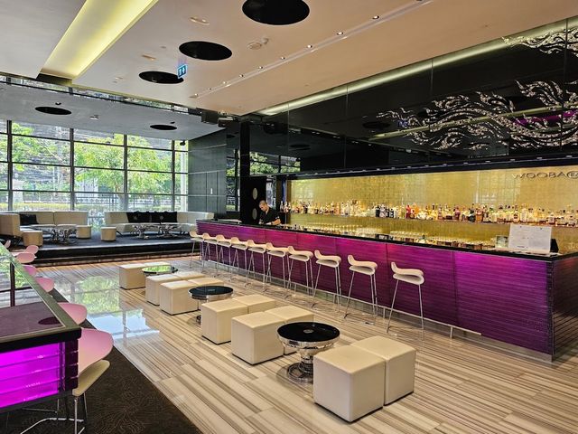 曼谷W酒店：豪華舒適，價格較高