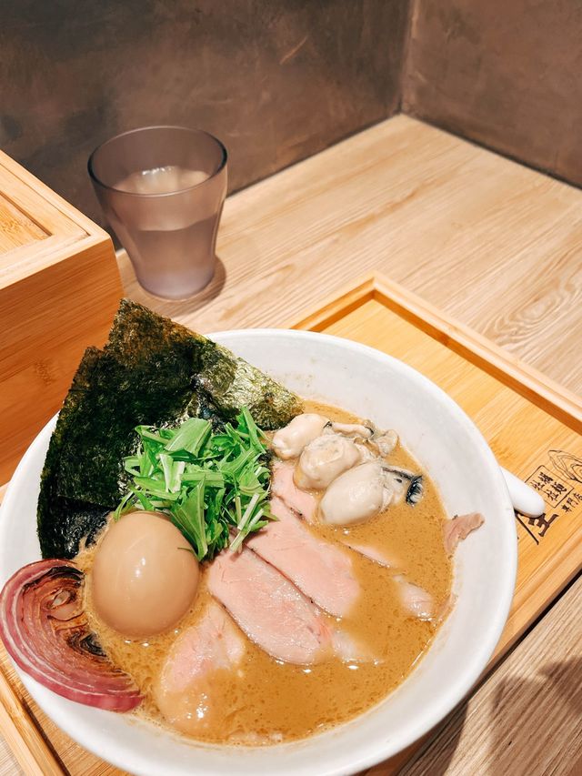 🍜台北美食探店 X 二屋牡蠣拉麵🦪大排長龍到巷口的拉麵