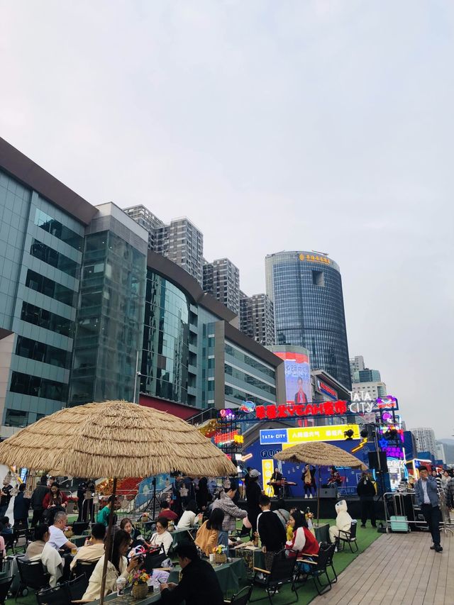 華強北站夜市：角色特色小食，繁華熱鬧