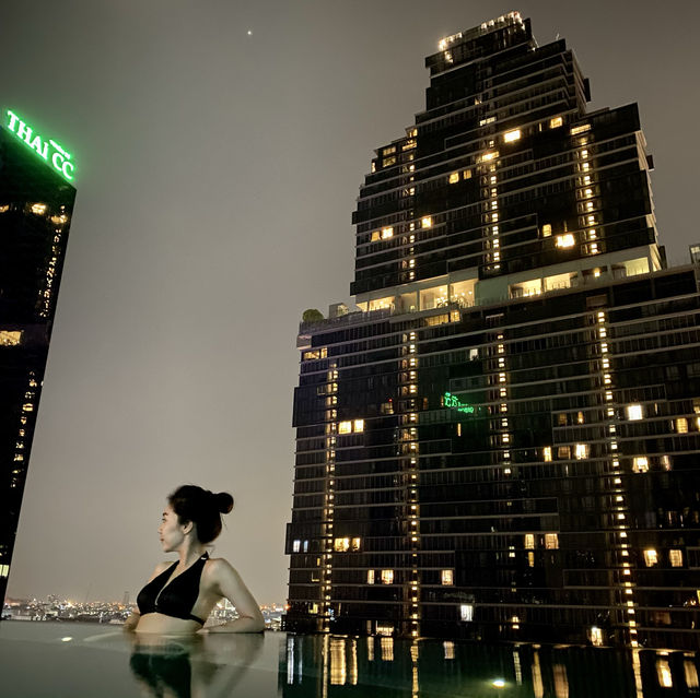 โรงแรมติดรถไฟฟ้า Eastin Grand Hotel Sathorn