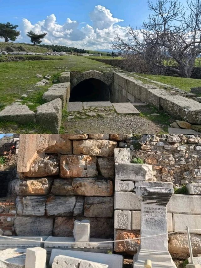 Discovering the Library of Celsus in Ephesus