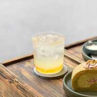  《半山簡約黑灰色咖啡店》 