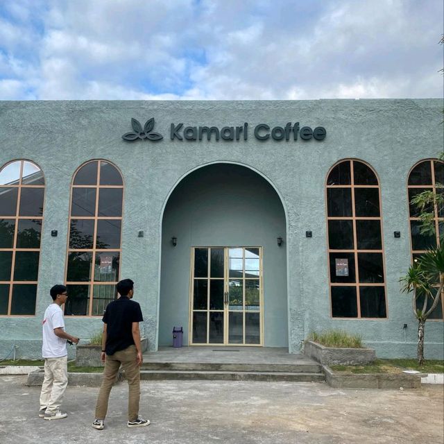 KAMARI COFFEE | COFFEE & SPACE HANG OUT