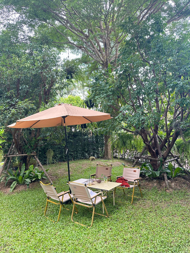 📍บ้านก๋ง คาเฟ่ที่ซ่อนตัวอยู่ในโชว์รูมกระเบื้อง