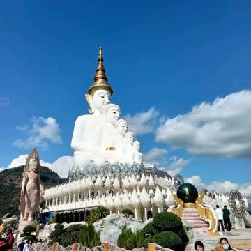 FENG SYSTEM ホワイト チョーカー付きベアトップ/サイバーパンク Temple on the Glass Cliff: The Enchanting Wat Phra That Pha Sorn