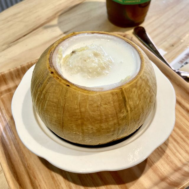 香港·杏甜品  超美味的椰皇燉雙皮奶