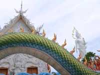 สักการะขอพรลอดพญาเต่า วัดหนองจับเต่า