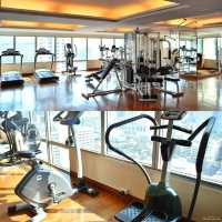 นอนโรงแรมหรูกินบุฟเฟ่ต์นานาชาติบนตึกใบหยก