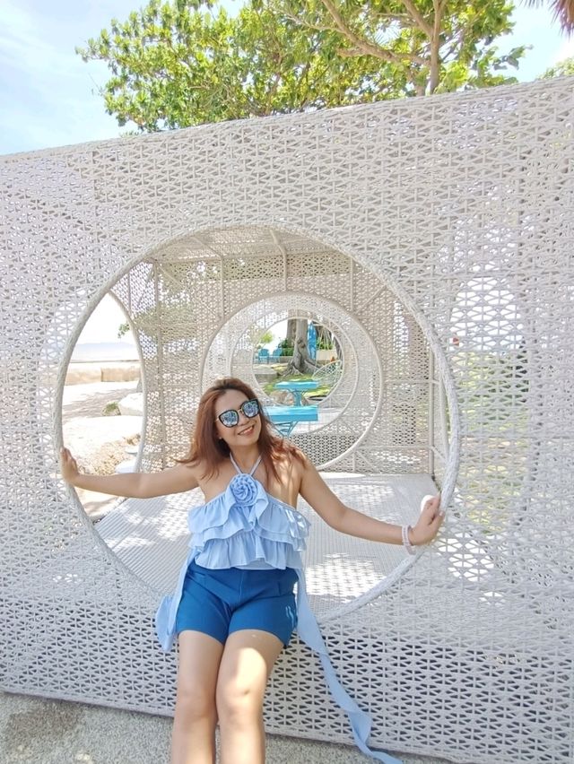 รีสอร์ทสระว่ายน้ำสวยติดชายหาด
