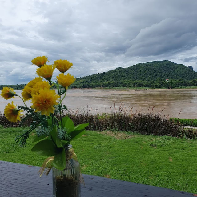📍บ้านติดดิน เชียงคาน Baan Tid din