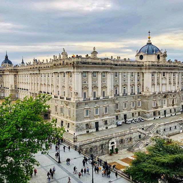 🇪🇸 Discover Majestic European Architecture at Madrid’s Royal Palace