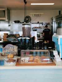 🇦🇺 Popular Waterfront Cafe in Sandgate, Queensland, Australia