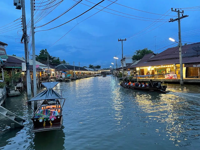 ล่องเรือชมหิ่งห้อย @ตลาดน้ำอัมพวา