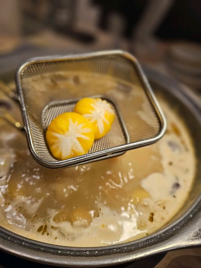 最特別有點心火鍋店
