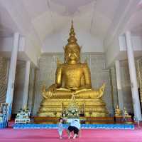 วัดสวยงาม พระพุทธรูปองค์ใหญ่ 