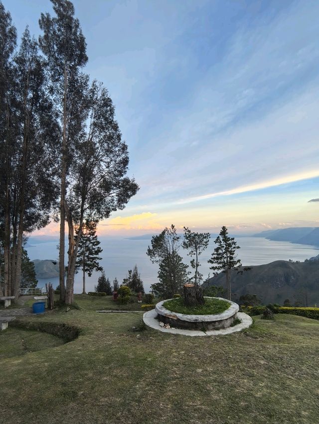 Hotel with amazing view of Lake Toba 
