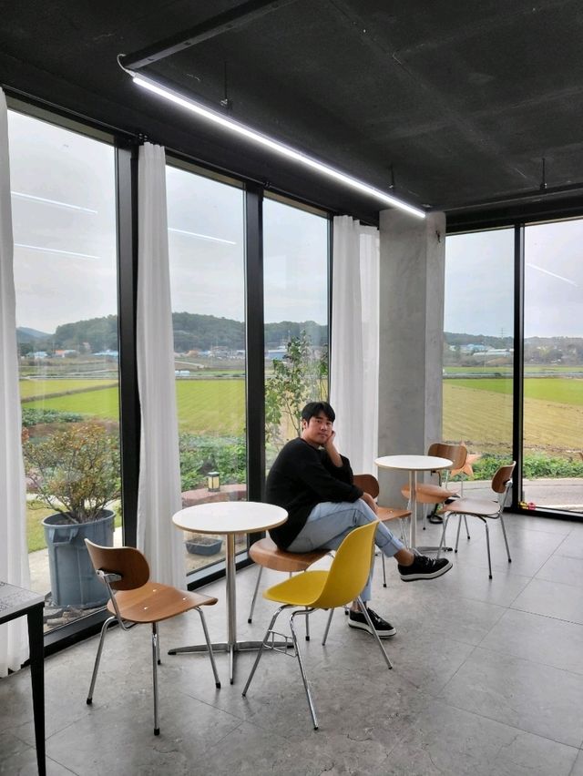 여유롭게 즐기기 좋은 논뷰 인천 카페