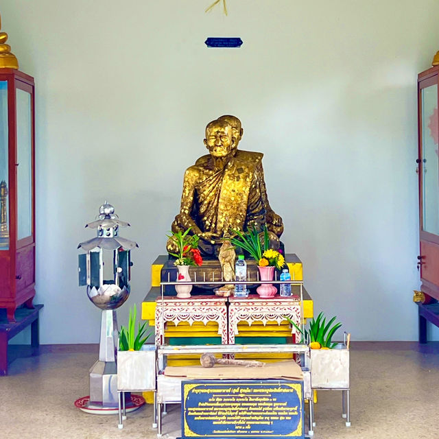 กุฏิไม้โบราณ วัดพานทอง